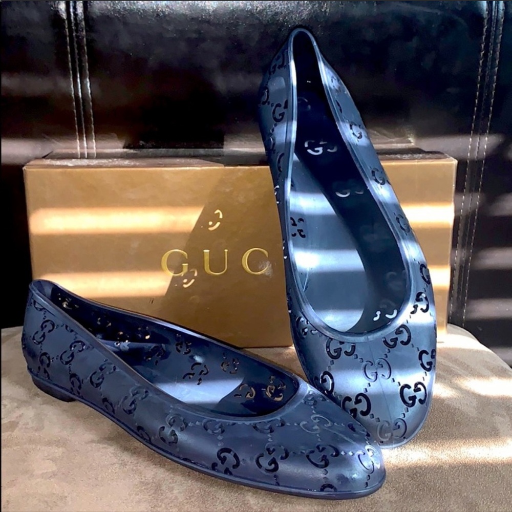 Gucci Slides 100 % Authentic